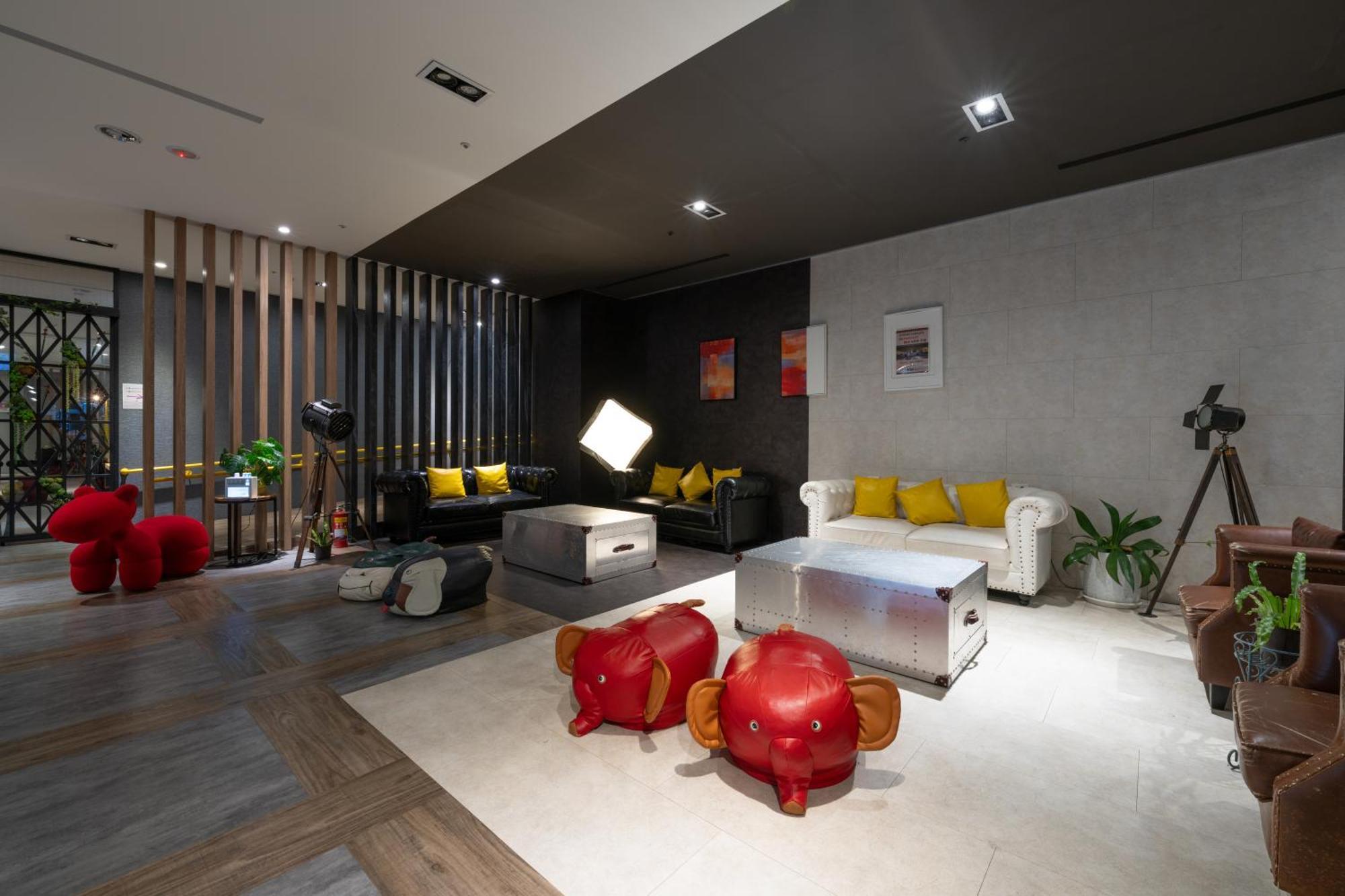 Ningcui Business Hotel Taichung Exterior photo