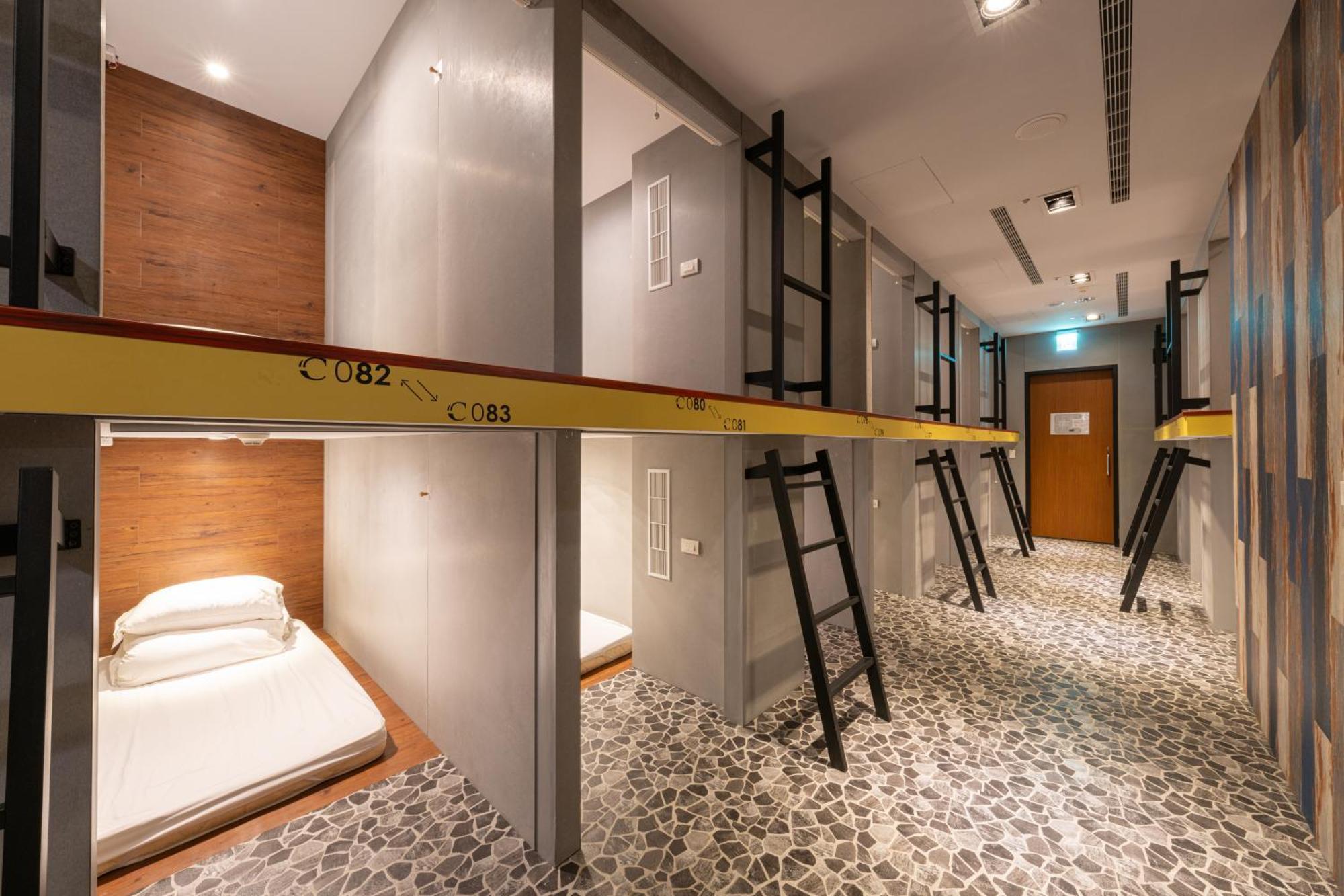 Ningcui Business Hotel Taichung Exterior photo