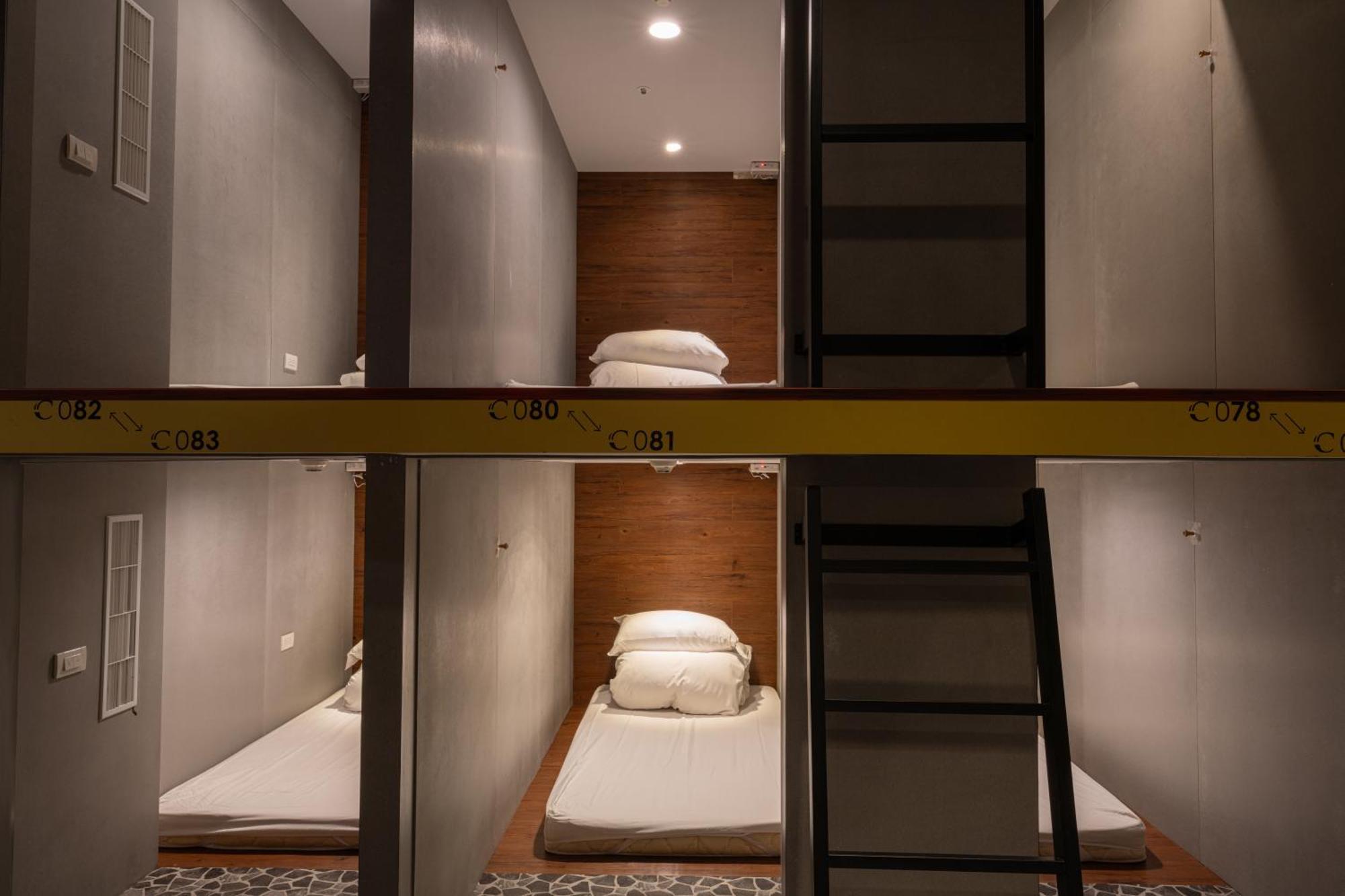 Ningcui Business Hotel Taichung Exterior photo