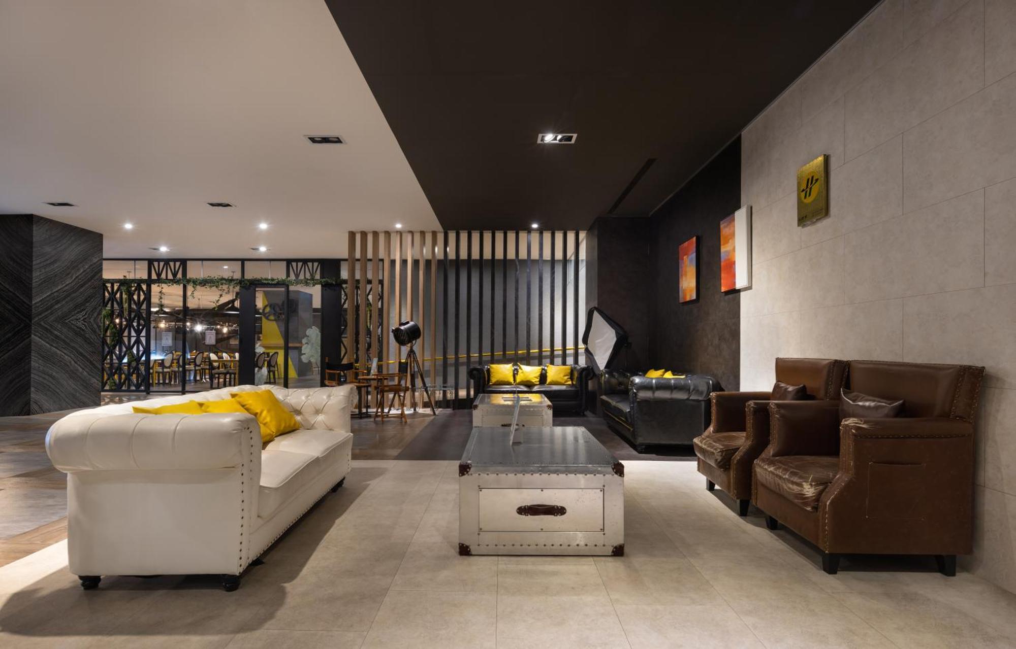 Ningcui Business Hotel Taichung Exterior photo