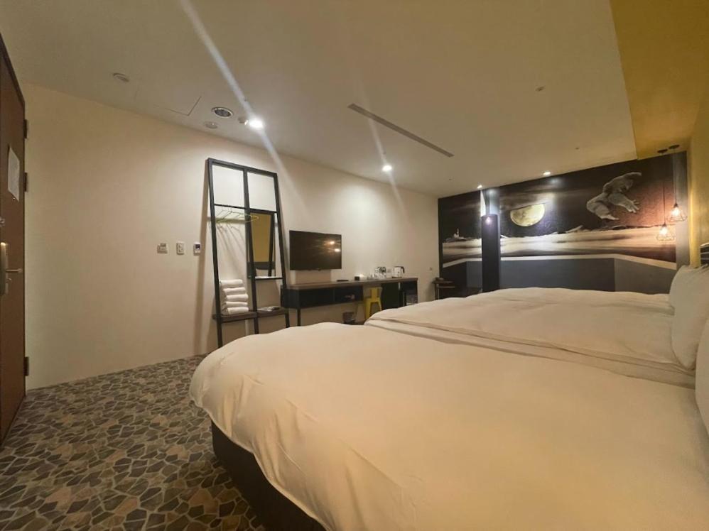 Ningcui Business Hotel Taichung Room photo